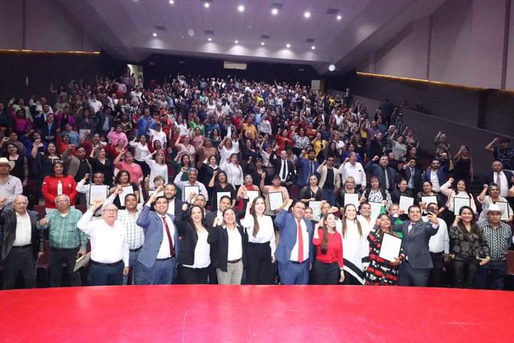 fuensantaGuerr4's tweet image. Celebrando el 81 aniversario de la @CNOPNacional con la familia #CENOPISTA y #PRIÍSTA del municipio de Lerdo, Durango. 

Un honor representar a mi líder nacional, la Dip. @CristinaRuiz_S. 🙌🏻🤩🇲🇽