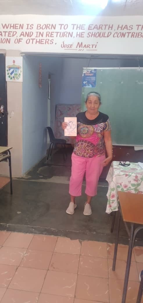 FocSanto's tweet photo. Se realiza la promoción del libro "Versos Sencillos" de José Martí, en la Facultad Obrera y Campesina David Diaz Guadarrama del municipio Santo Domingo.
@btan0987 #DPAdulto #Cuba #EducVillaClara #VillaClaraEDJA #APC #TodosLosDerechosParaTodasLasPersonas https://t.co/Jt6OuNon2U