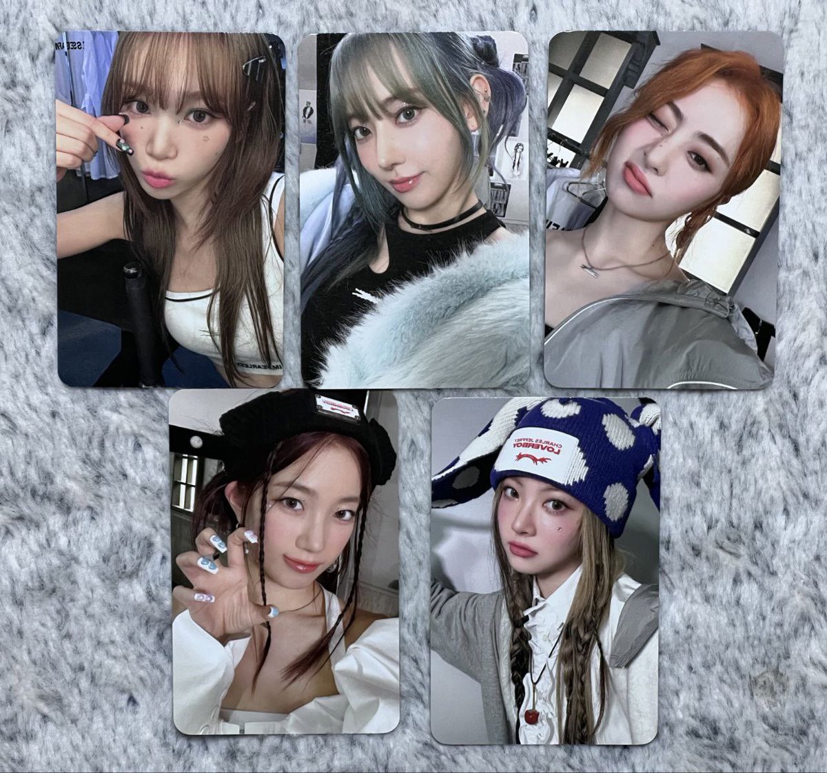 keizbnscrt's tweet photo. [𝐫𝐞𝐩𝐨𝐬𝐭𝐞𝐝] le sserafim easy yes24 fansign photocards 

495 each, chaewon can steal if getting other mem 1:1. need to take all to push thru po kase 🙁 payo to secure agad agad. https://t.co/KRe6qnV3As