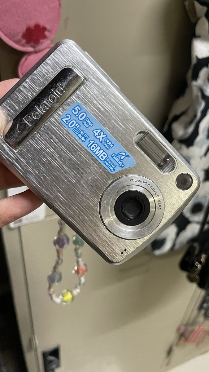 little_heart___'s tweet photo. ส่งต่อ Polaroid A520 Rare!! 📷
กล้องดิจิตอลโทนฟิล์ม🎞️
ทำงานเต็มระบบ แฟลชออก มีร่องรอยการใช้งานตามสภาพ
>>ได้ตัวกล้อง+SD Card+สายคล้องมือน่ารักๆ 🎀
*ใช้ถ่าน AAA 4ก้อน(ไม่ได้แถม)
ราคา 1250 บาท รวมส่ง 
Dmขอดูภาพเพิ่มเติมได้คุ่บบบ
#กล้องดิจิตอล #กล้องมือสอง #ส่งต่อกล้อง #Polaroida520 https://t.co/lshZIy0a1G