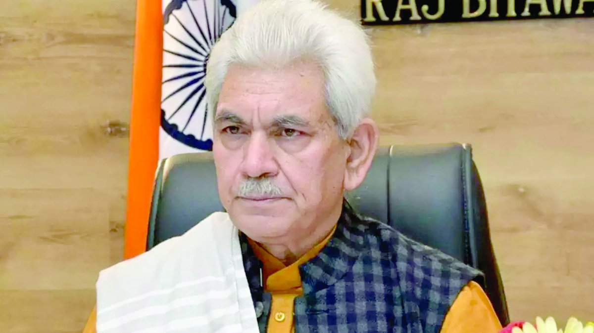 RisingKashmir's tweet photo. #Rangreth #residents thank #LG for transformative #development of 70-Kanal #playfield
@OfficeOfLGJandK @diprjk
@manojsinha_
https://t.co/YaLgVS4Ob5 https://t.co/WfSH9YlbuH