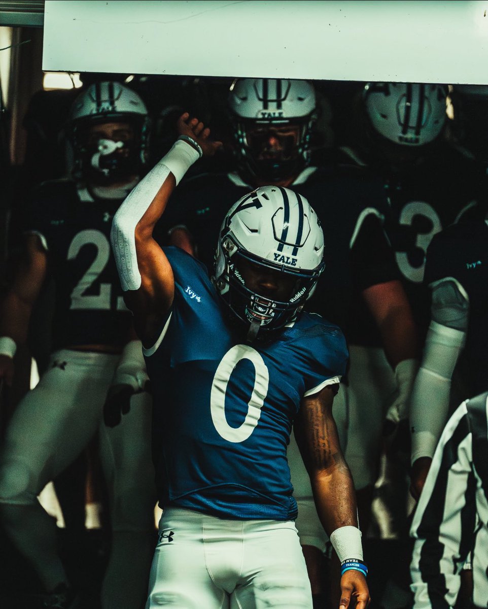 #AGTG Blessed To Receive An Offer From Yale University #Team150
@dj_BluMajik @yalefootball @coachjjanderson @CoachMoore313 @Nawf_Recruits @CoachHerron12 @ChadSimmons_ @SWiltfong247 @jeffsentell @BALLERSCHOICE1 @Andrew_Ivins @CharlesPower @RivalsFriedman @ChadSimmons_ @adamgorney