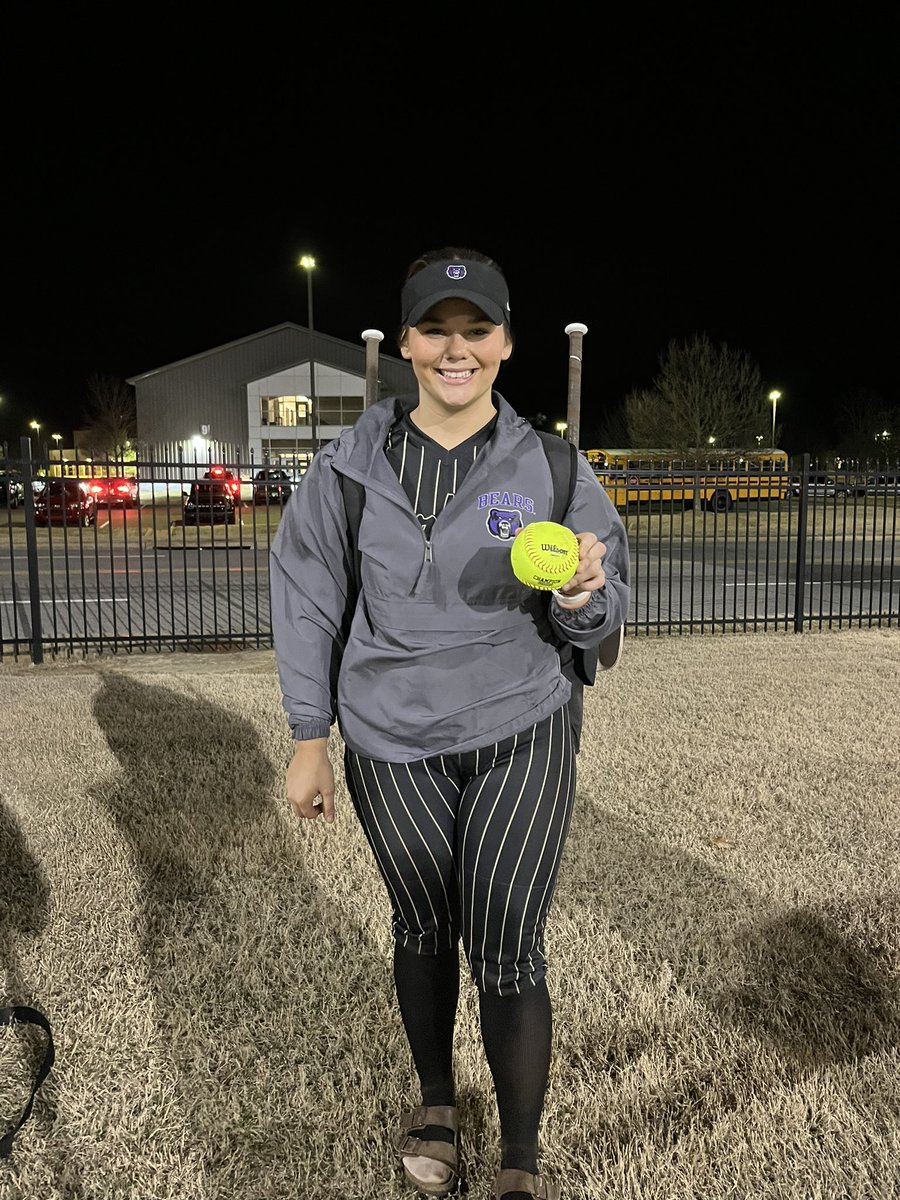 Libby McIntyre tweet media