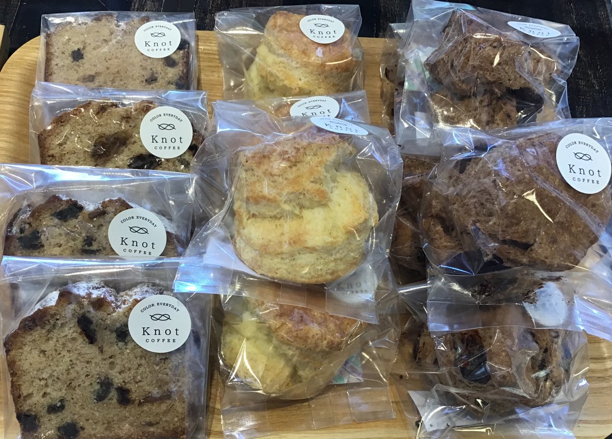 moricolle_info's tweet photo. 本日のおやつタイムに焼き菓子はいかがでしょうか🍪
写真の他にも多種多様なお菓子がございますので、ぜひご覧ください🤗

一緒に召し上がるとより美味しい、コーヒーや紅茶もたくさんご用意して皆様のご来店をお待ちしております！

#オリザ
#KnotCOFFEE
#お菓子の店メープル
#一本堂守谷店 https://t.co/g24TbOBuiK