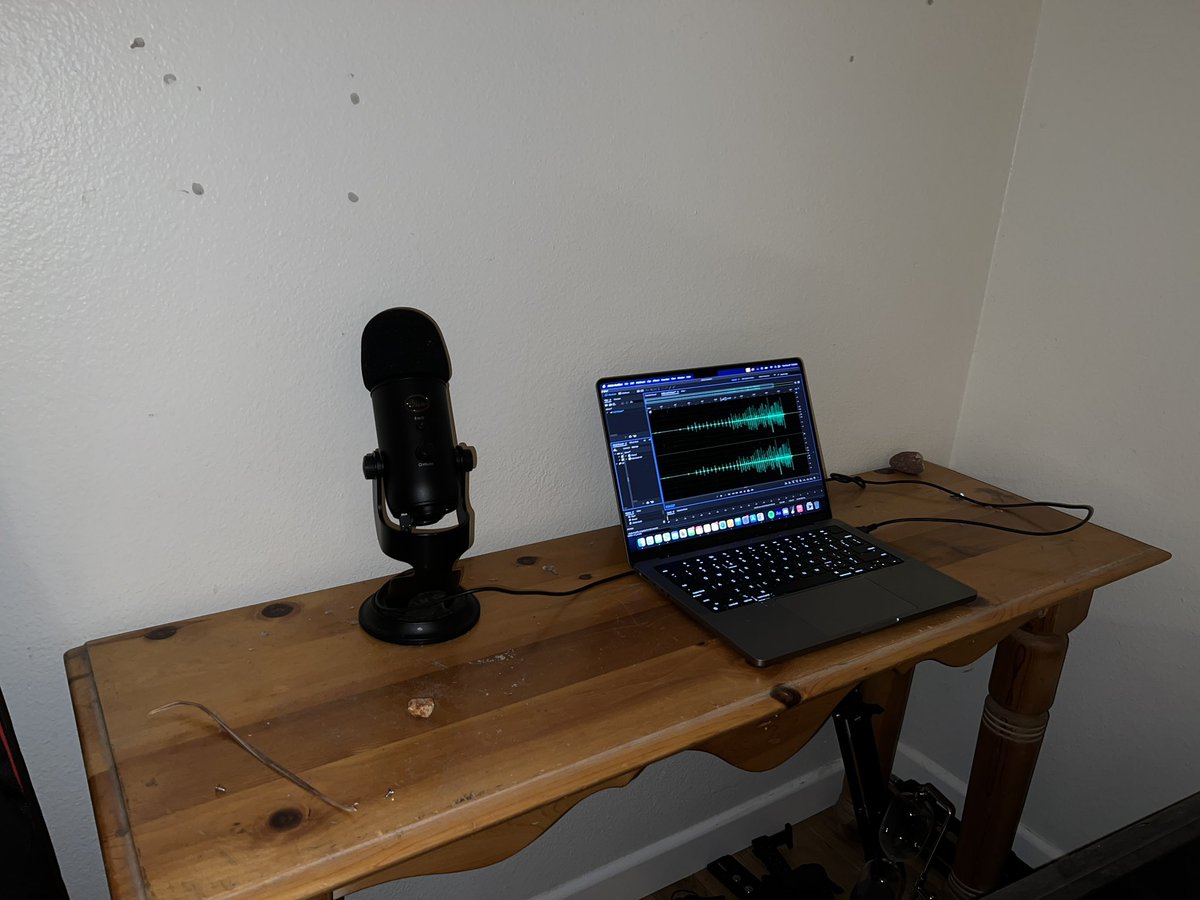 danghentschel's tweet photo. Been recording my roommate having sex through the wall. 

What I can hear in MY room is fair game. 

It’s pretty interesting https://t.co/4THYLWnt3A