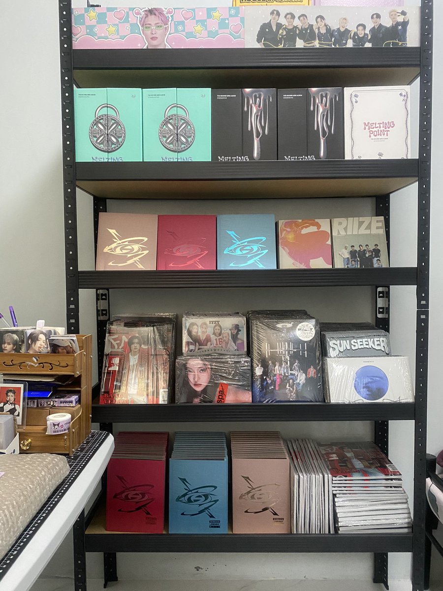 「 unsealed albums quick giveaway 」

mechanics: 
➭ follow, like &amp; rt this tweet, reply yours proofs
➭ winners must shoulder pf &amp; sf 

📍ends today at 11:30 pm