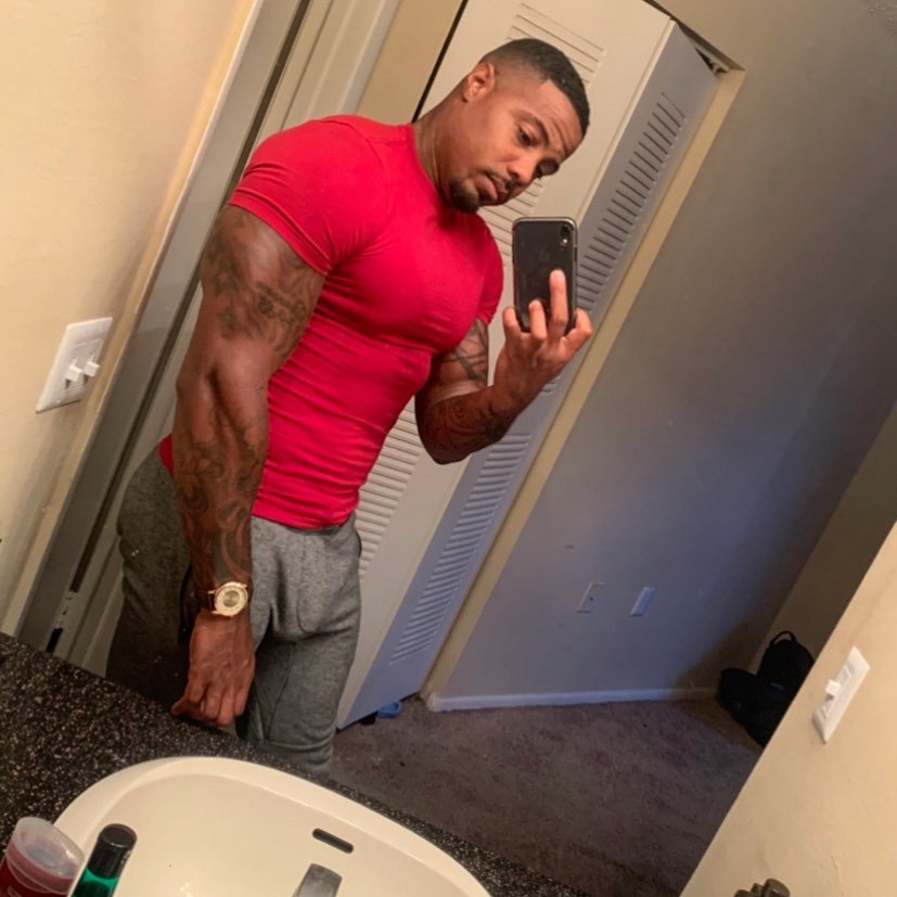 BlackDaddyDon's tweet photo. There is no color sexier than red 😍 https://t.co/dxkVZxXwZX