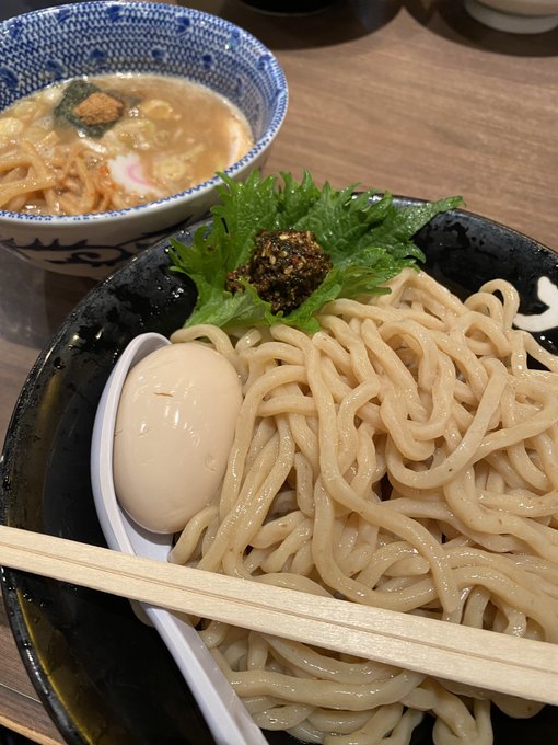 この前スカイツリーで食べたつけ麺が美味しかったなぁ。。。 店の名前は忘れたけど、、、  4月までに山手線一周一万円企画をやり切ろうと思うんだけど、高輪ゲートウェイ駅って遊ぶところあるのか？？ https://t