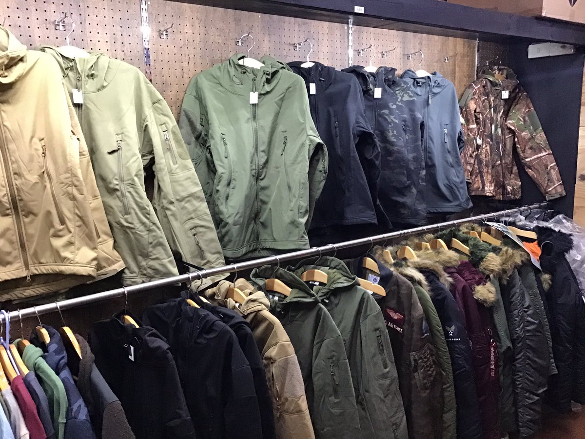 WESTSIDE_army's tweet image. キャンペーン開催中です‼️
2月29日まで

ソフトシェルジャケット 
15％OFF  (電子決済の場合は5％OFF) 

N3-Bなどもキャンペーン中！

装備の組み合わせなどのご相談も是非 店舗スタッフまでお声掛け下さい！
ご来店お待ちしております。 

#ソフトシェルジャケット
#N3B