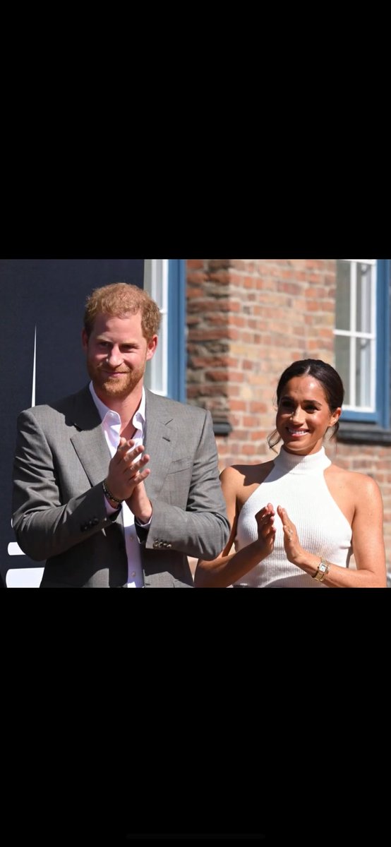 0Rthebest91033's tweet photo. #MeghanMarkleHypocriteOfTheYear
#MeghanMarkleTheOverBronzerDuchess #WalmartWalis #MeghanMarkleNarcissisticSociopath #MeghanMarkleIsAGlobalLaughingStock #MeghanMarkleIsABully #MeghanDuchessOfNothing #MeghanIsACANCERonTheRoyalFamily #MeghanDuchessOfDeception https://t.co/optMNbbnDB