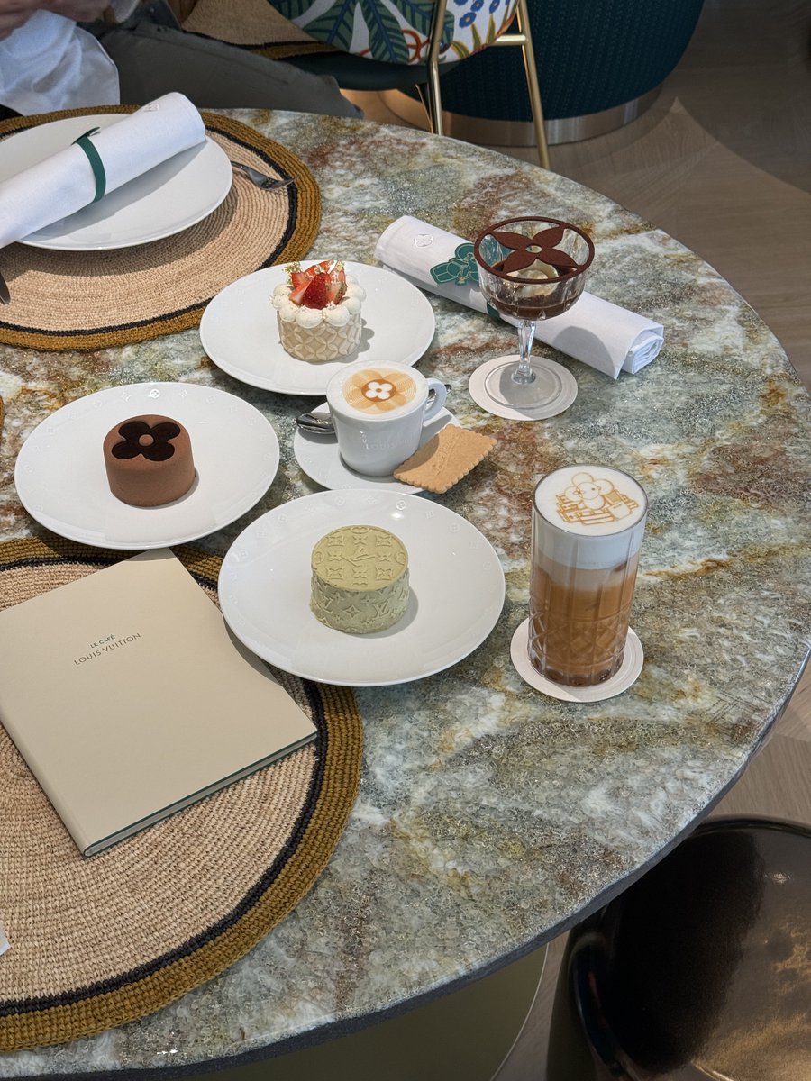 bjauntanywhere's tweet photo. เปิดราคาคาเฟ่ LV ที่เพิ่งเปิด 

ปล. Mango tart อร่อยชห https://t.co/Ig1s18wQlR
