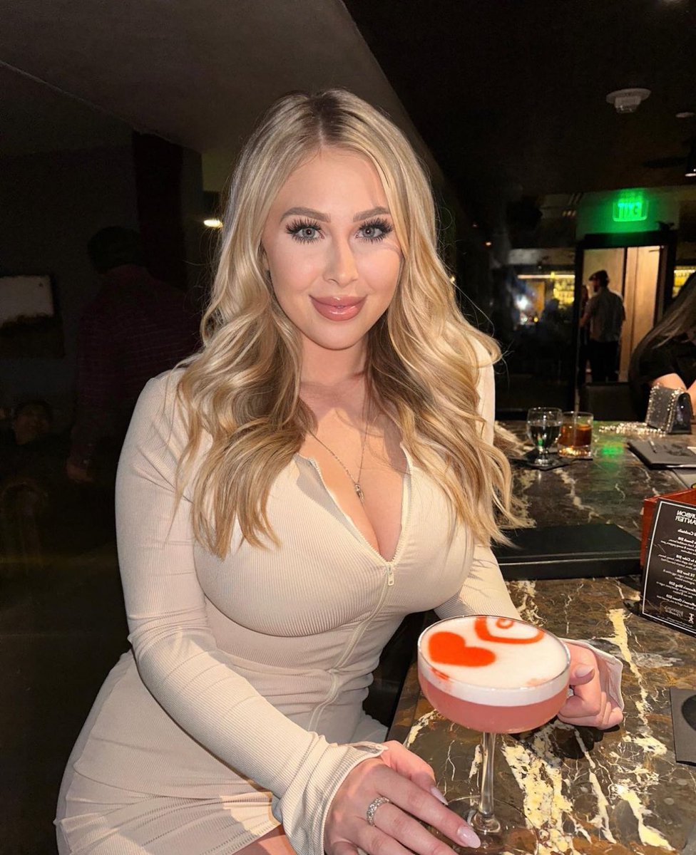 rt if you want 🍒 pics in ur dms