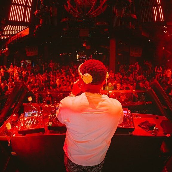 vipvegasservice's tweet image. #marqueelv #viphost #nightlifestyle #bestpartyever #nightclubs #beautifulmoments #tuesdaymood dlvr.it/T3Lr6x