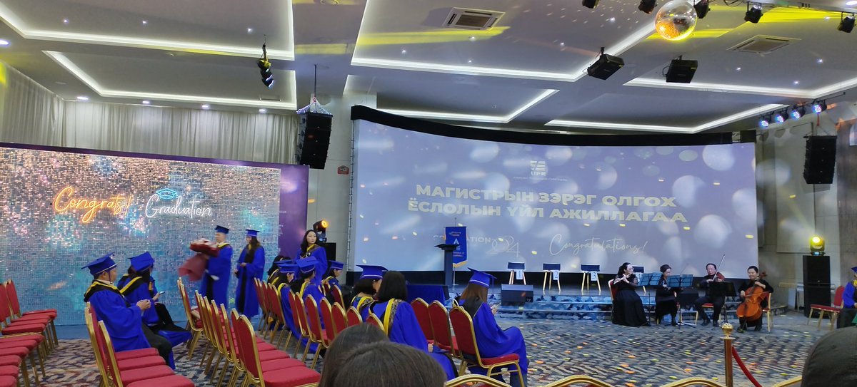 UFE магистрийн диплом гардуулах ёслол 100 жил гээд их гоё болжийнаа. Нодлин биш энэ жил л төгсөх байсын чёрт...
<a href="/undriga/">Undriga</a> хардаа...