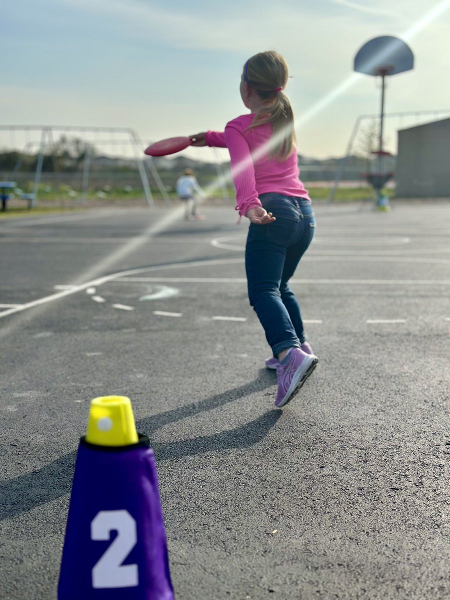 2_2garcia's tweet photo. 1st graders finishing off their Disk Golf Unit with an outdoor course @NISD_PE @NISD @NISDTomlinson 
Myself and @CoachGarciaNISD had a lot of fun setting up the course for our kiddos. https://t.co/1OMwDIqulc