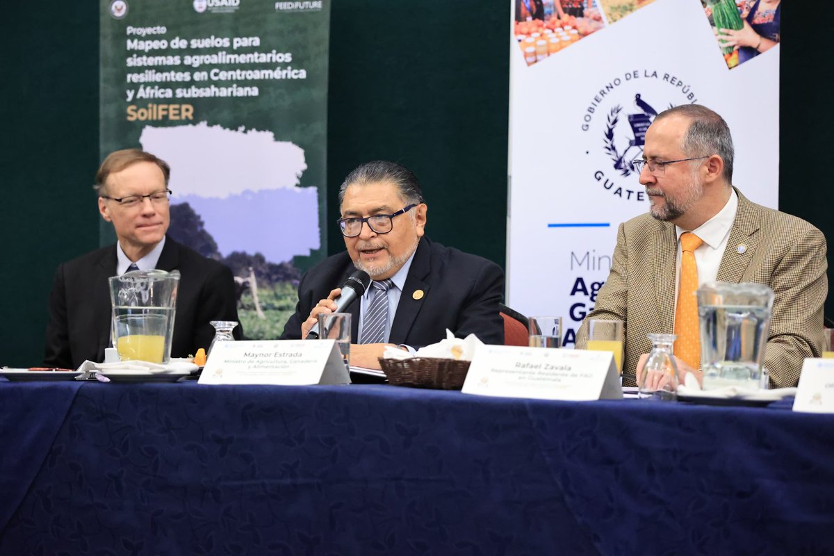 Hoy, en colaboración con la <a href="/FAOGuatemala/">FAO Guatemala</a>, hemos lanzado el proyecto de Mapeo de Suelos para Sistemas Agroalimentarios Resilientes en Centroamérica y África subsahariana (SoilFER). Proyecto que también cuenta con el apoyo del Departamento de Estado de EE. UU.