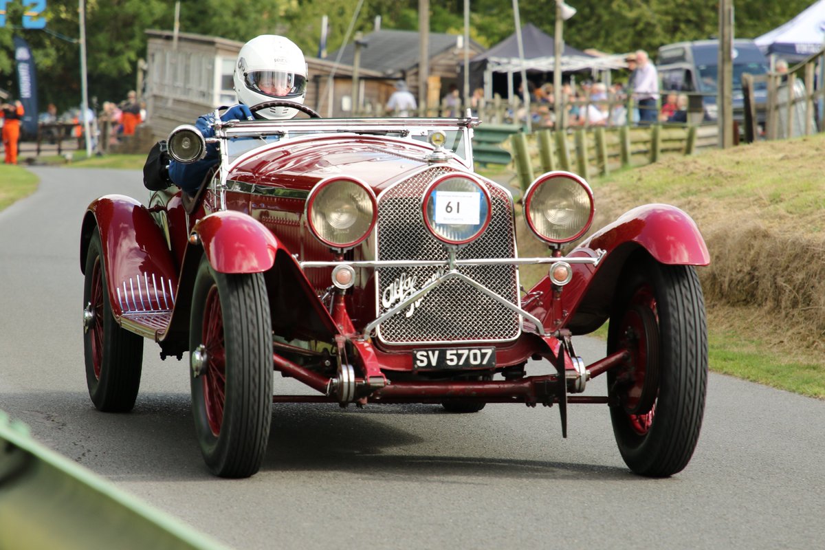 A quick post of appreciate for this stunning Alfa Romeo that took to the Prescott hill in 2021.

Anyone care to share their favourite marque?

📸Phil Jones

#vscc #vintagecars #favouritevintage