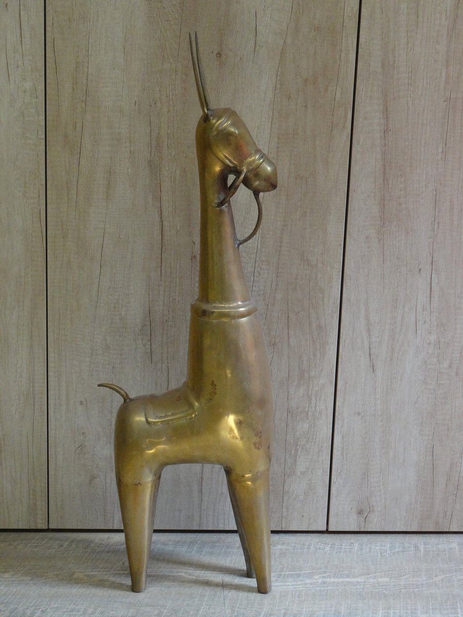 Large vintage horse statue #brass #horse clean shapes #minimalist #statue  original decoration from Rajasthan #homedecor #FestiveEtsyFinds #etsyfinds #funstuff #decor #onlineshopping #HomeStyle #DecorateWithArt #elevateYourVibe Available here
 elementsdeco.etsy.com/listing/750673…
