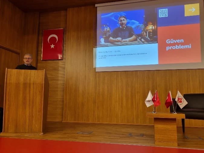 bursahid's tweet photo. Future Trendsetter Socialfamous Kurucusu Bahadır Mısır,  BHİD ve NOSAB'ın ortak organizasyonuyla düzenlenen etkinlikte “Gelecek Nerede?”   başlığı altında reklamlar, yapay zeka ile ilgili bilgiler verdi.

Kendisine katılımı için teşekkür ediyoruz. 

@BahadirMISIR https://t.co/UbAKitDcGl