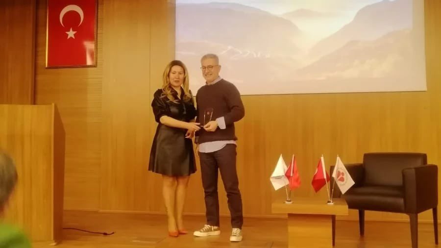 bursahid's tweet photo. Future Trendsetter Socialfamous Kurucusu Bahadır Mısır,  BHİD ve NOSAB'ın ortak organizasyonuyla düzenlenen etkinlikte “Gelecek Nerede?”   başlığı altında reklamlar, yapay zeka ile ilgili bilgiler verdi.

Kendisine katılımı için teşekkür ediyoruz. 

@BahadirMISIR https://t.co/UbAKitDcGl