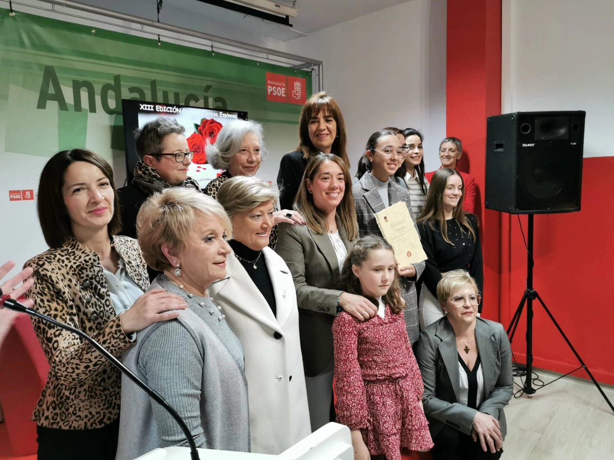PsoeAntequera's tweet photo. Ayer vivimos una tarde muy emotiva, alegre y reivindicativa en la XIII Edición de los premios Teresa Espinosa donde reconocimos a grandes mujeres. ¡Enhorabuena a todas! 

#Antequera #premios #teresaespinosa #8m https://t.co/ykDJ9yl7IW