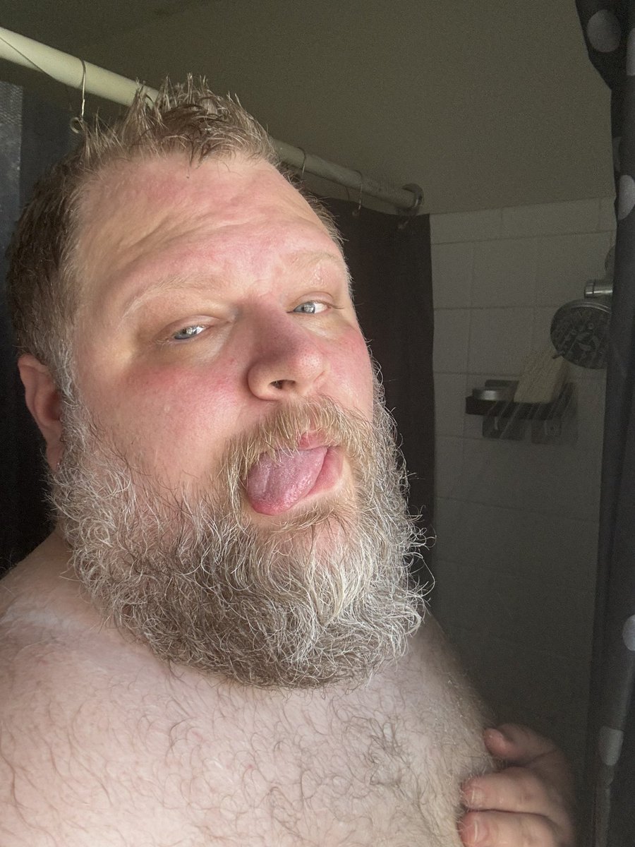 It's my birthday today! 🥳🥳🥳🥳🥳 Send those nudies in my DM's! 🫣😈😍😍