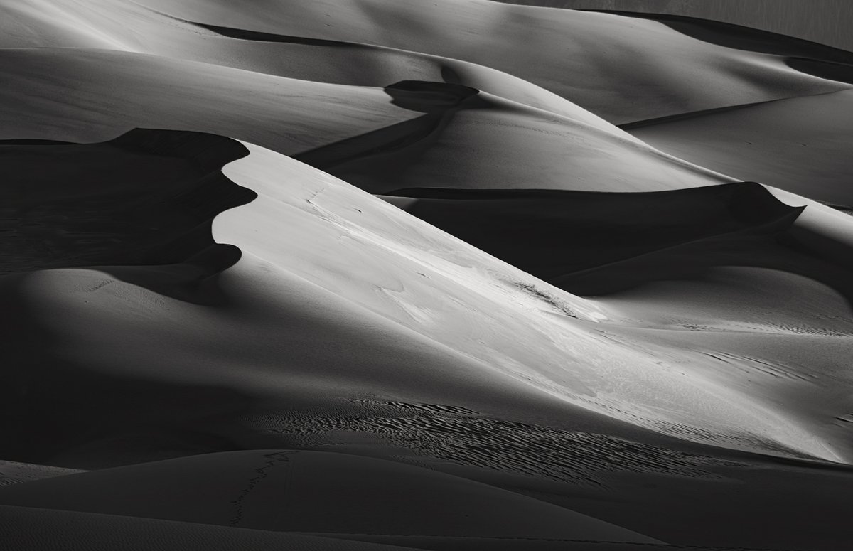 Maybe I can get a push on another $sol piece that is on @exchgART  🎉🎉

'Sentimental Sand'
BW Photography
1/1
.5 $sol to kick off the bidding

I am running low on inventory, so It is time to bring up some new work!