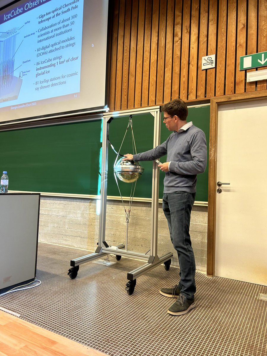 Today, the @UCLouvain_Phys Georges Lemaître 2023, prof. Markus Ahlers, present his Inaugural Lecture: « The Dawn of Multi-Messenger Astronomy ». Of course, @uw_icecube makes it to the party!