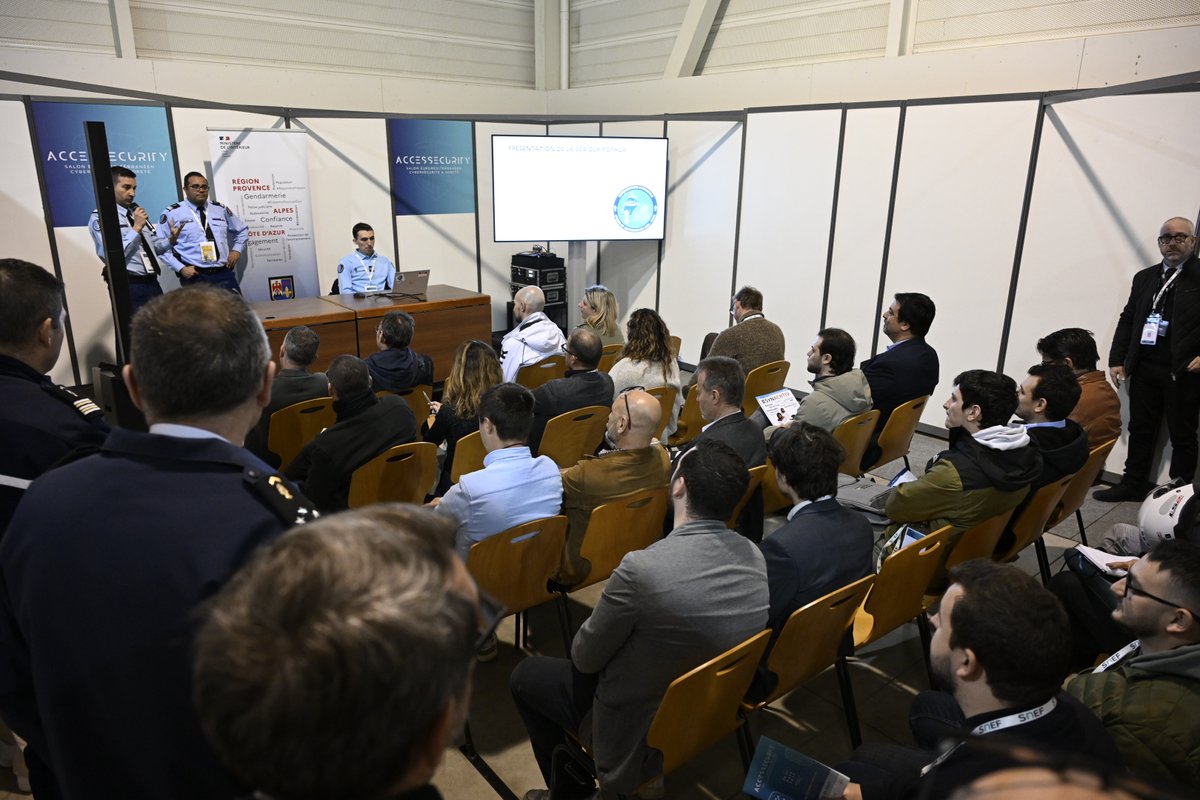 Ce matin se déroulait le premier atelier OSINT par la Région de gendarmerie Provence-Alpes-Côte-d'Azur 🚨🚔

Vous l'avez raté ? Rendez-vous demain pour assister à cet atelier de 🕒 11h à 12h et découvrir tous les secrets de l'OSINT... 🔐

➡️ bit.ly/AccesSecurity24
