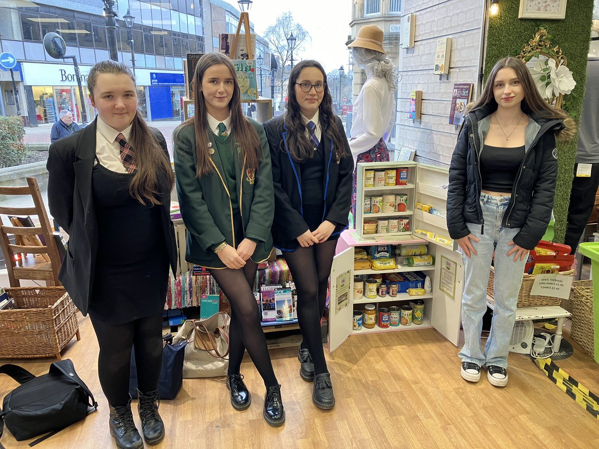 Pupils from @FalkirkHigh @GraemeHigh and @StMungosFalkirk created @feedfalkirk giving an opportunity for low income families to access simple goods and toiletries in the community, and for others to donate. They gained support from @LibFalkirk and @salvationarmyuk who are hosting
