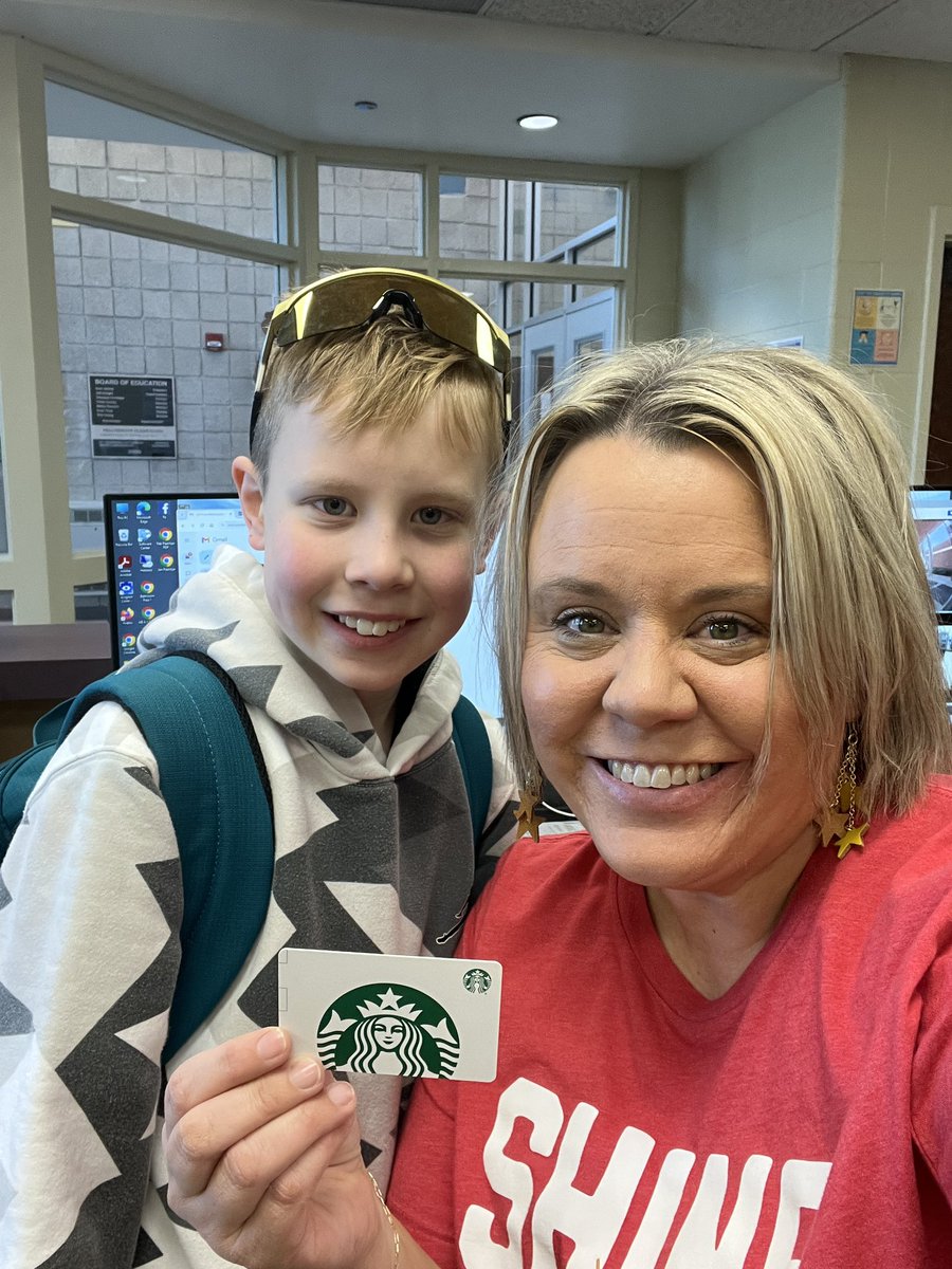 robinruhlman's tweet photo. It’s Foundation Wednesday and thanks to my helper we found the ☀️ first thing. Thanks @LibertyEdFdn for the Starbucks gift card to start the day. #ShineBrightLPS https://t.co/RGQNa9vGFj