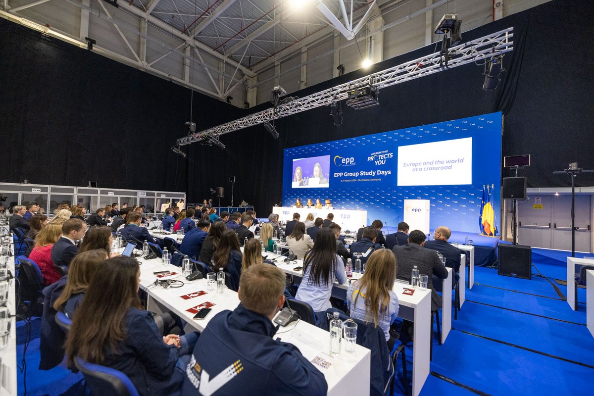 AgardiAtilla's tweet photo. “ Today @EPPGroup Young Members Network met  
 @EP_President  Roberta Metsola, the Belarussian President-elect Svietlana Tsikhanouskaya and a large number of young EPP elected representatives in the margins of the @EPP Congress in Bucharest. https://t.co/D6WkZy3a0w
