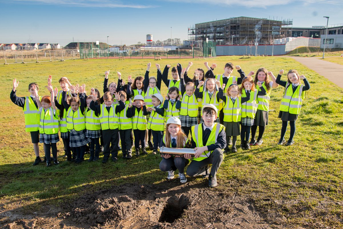 On 4th March we marked the 2nd anniversary of our official opening by burying a timescale in our new playground. In the capsule are our memories of our first year of Calderwood and why Calderwood is unique. @LoveWestLothian @morrisonbuilds @HubSouthEast #CreatingCalderwood