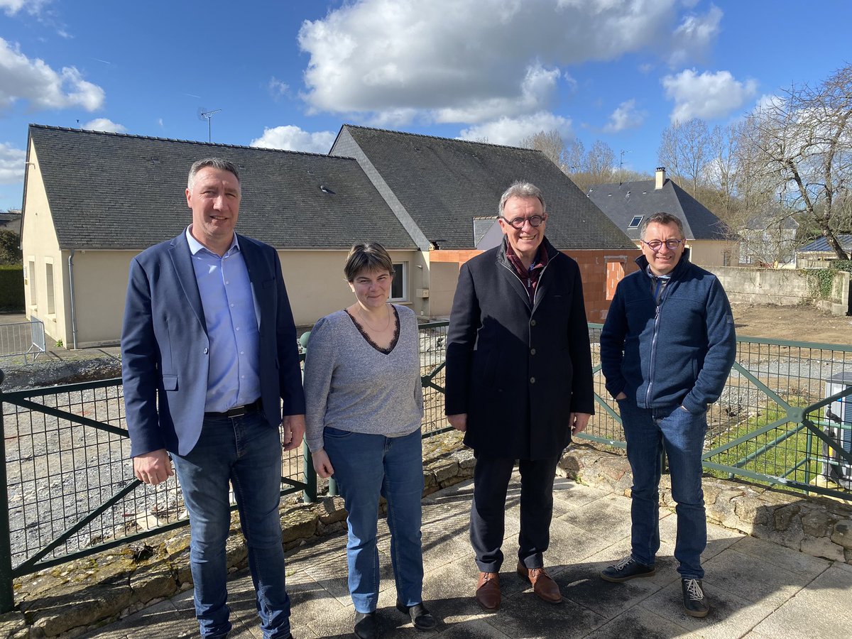 Le #CentreDeSanté à #MartignéSurMayenne gagne du terrain! L’ extension a débuté et s’achèvera début juillet
Cet équipement qui vient étoffer l’offre de soins sur le territoire
Autre bonne nouvelle : l’accueil dans ses murs d’un nouveau médecin salarié (un 3ème) #MayenneCommunauté