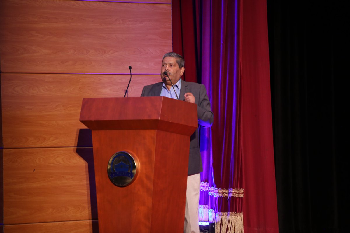 Must_University's tweet photo. Straight from Tuskegee University, USA to Misr University for Science and Technology, Egypt.

Presenting Channapatna Prakash, Prof. of Plant Molecular Genetics, discussing “Promise of Genome Editing to improve Egyptian and Global Agriculture in the Face of Climate Change”. https://t.co/pdF54rlSGS