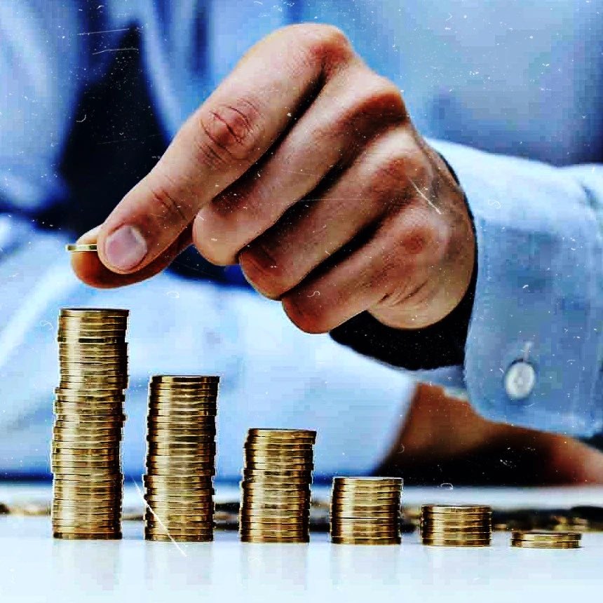 ❗️2024 godina i istorijski najskuplje zaduženje Crne Gore kroz euroobveznice, kamata 7,25%, rok dospjeća 7 godina, 750 miliona dolara.
 
👉U istom danu se Hrvatska zadužila sa dva puta manjom kamatom, 3,375%, rok dospjeca 10 godina, 1,5 milijardi eura, a tražnja bila ukupno 8,5