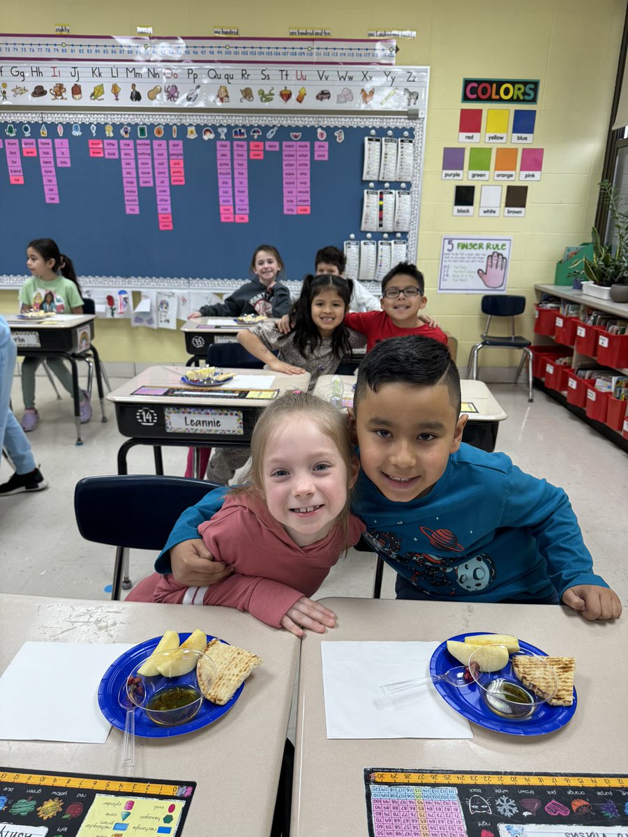 Taste Of Greece! To wrap up the CKLA Greek units in 2nd grade. Students tried pomegranate seeds, golden apples, olive oil, and pita bread all featured in the Greek Myths we studied 🇬🇷#d123 #ckla