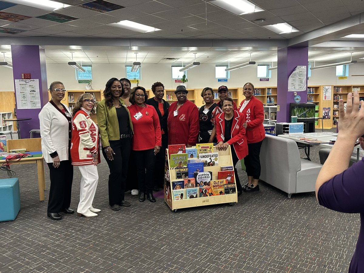 Thank you to the Delta Sigma Theta Alumnae Chapter of Chesapeake and Virginia Beach for the donation of books to further diversify our library! @LionLeaderSJ @SteffSchoolCoun