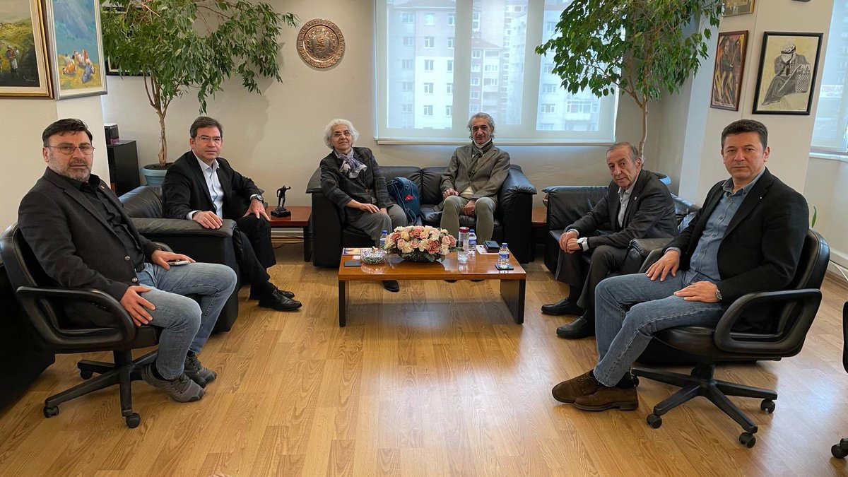 Belediye Başkan Adayımız Mehmet Çevik beraberindeki heyet ile birlikte Birleşik Metal İş Sendikasını ziyaret etmiştir. 

Genel Başkan Özkan Atar’a ve Yönetim Kuruluna misafirperverlikleri için teşekkür ederiz.