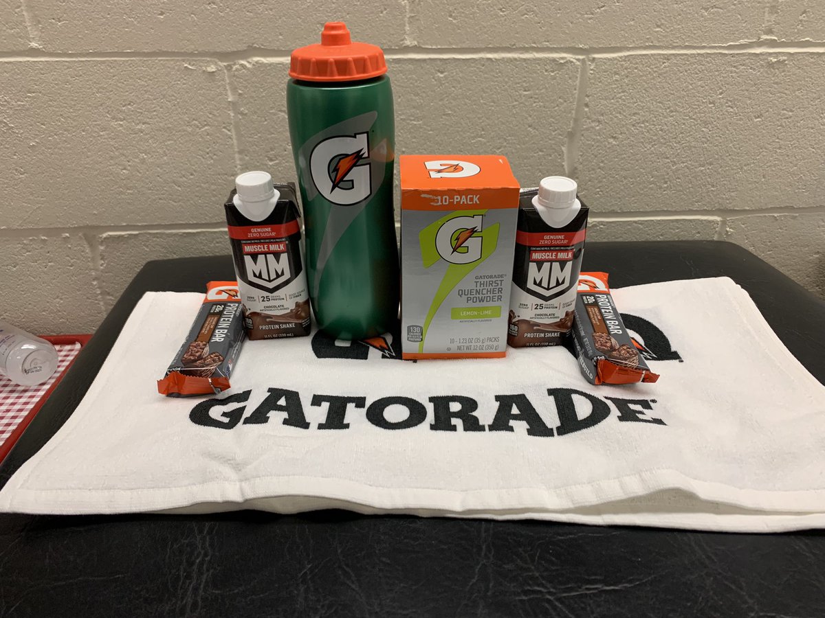 BHSRedDevils_AT's tweet image. Did you know March is National Athletic Training Month?!?! Stop by and check out our informational board and color or design your own AT logo for a chance to win a hydration and recovery pack! Winner picked 3/29! @BHSRedDevils