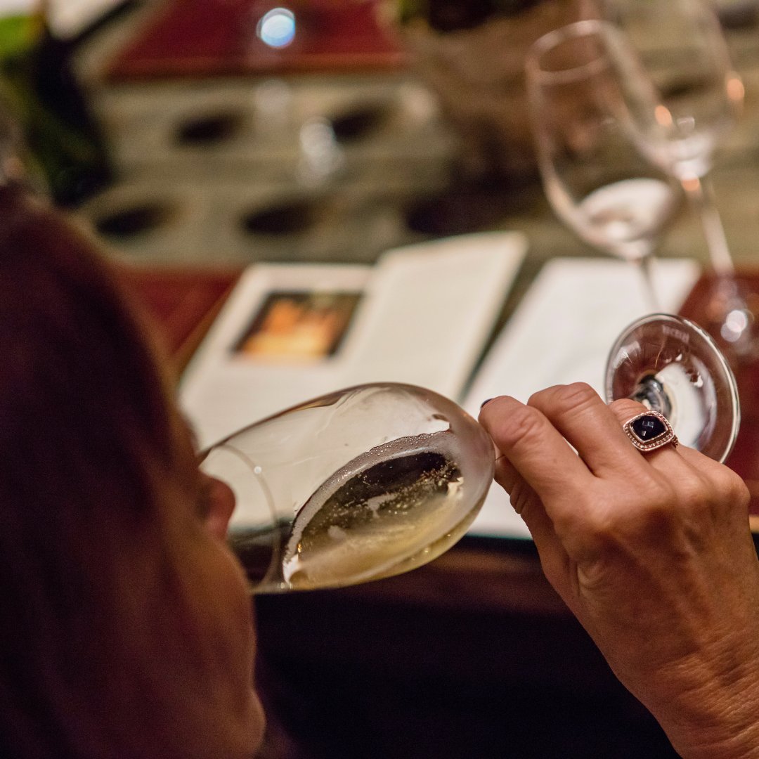 Schramsberg's tweet photo. Citrusy zing, a hint of toasty delight! The aromas of Schramsberg sparkling wines are a prelude to a palate-pleasing journey. Revel in the sensory delight of each sip. 🍋🥂

#schramsberg #familyownedwinery #sparkligwine #popfizzclink #bubbles #calistoga #methodetraditionelle https://t.co/N6jAnBToCD