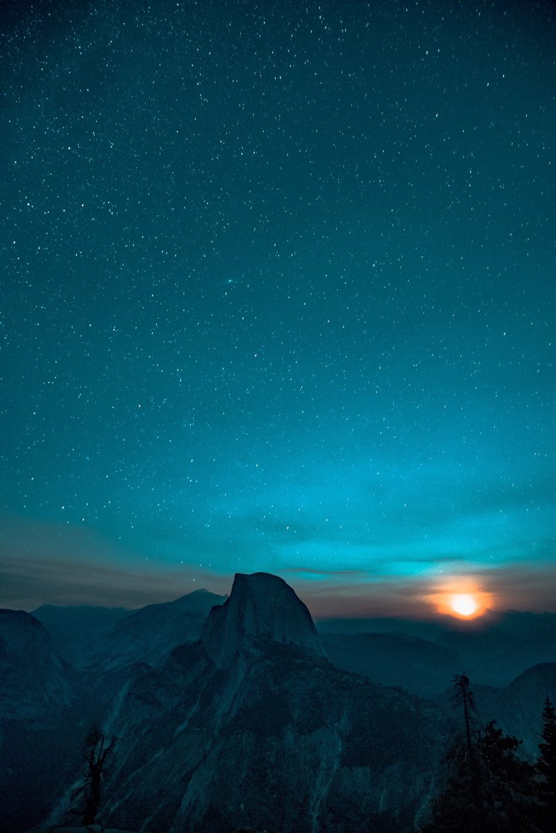 Night shift over Yosemite ✨