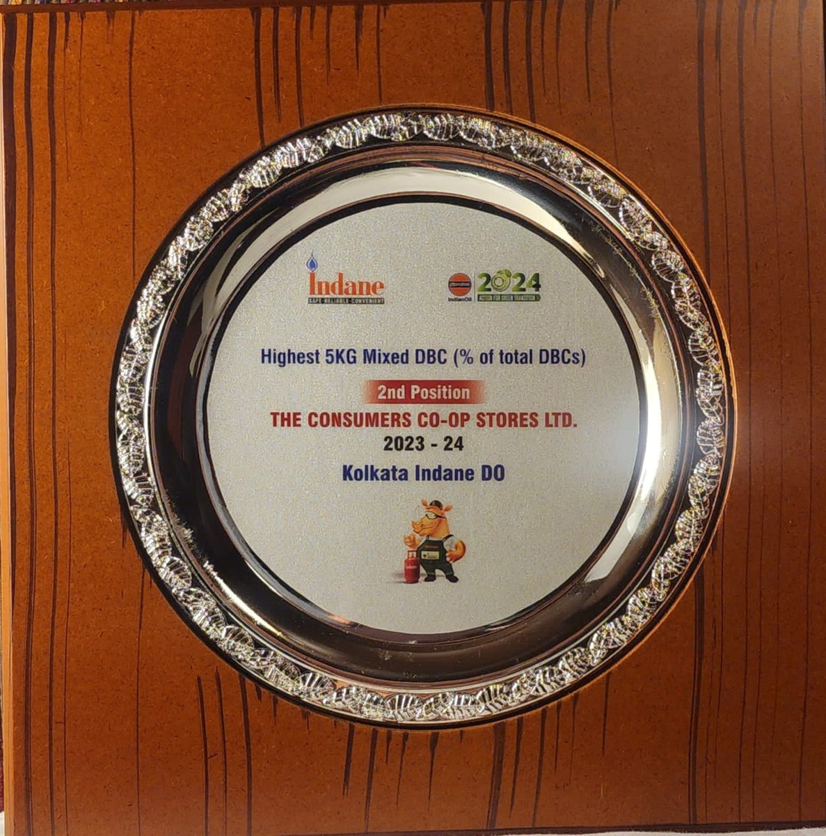 TheCCSLtd's tweet photo. The CCS Ltd  received 2 Awards at West Bangal Distributors convention.
The award includes first position for the highest sale of 5Kg FTL (Chhotu) and second prize for the highest release of 5KG mixed DBC connections. https://t.co/4pBR9soTAw