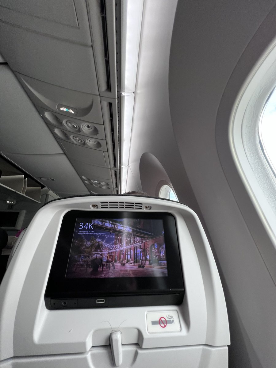 I had the worst experience with <a href="/AirCanada/">Air Canada</a> feel their quality of service has gone down to drain. What do you think of this photos? <a href="/CP24/">CP24</a> <a href="/CBCNews/">CBC News</a> #Travel #aircanada