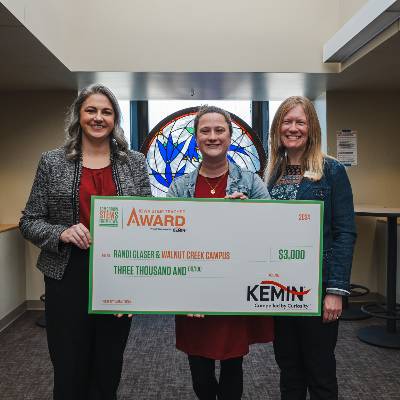 Congratulations to Randi Glaser, our <a href="/SC_Iowa_STEM/">SC Iowa STEM Region</a> recipient of the 2024 Iowa STEM Teacher Award, presented by <a href="/KeminInd/">Kemin Industries</a>.

She was recognized for her commitment to ensuring more students have access to STEM education. Congratulations, Randi!