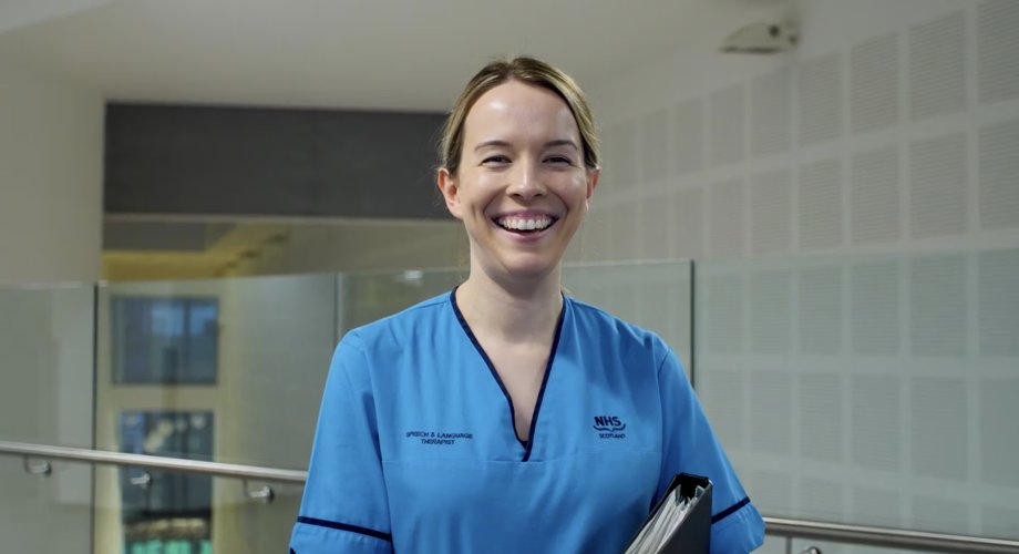 Considering speech and language therapy as a career? Check out this excellent blog from @claire_sSLT who works in the neurosurgical, neurology and major trauma in the Royal Hospital in Edinburgh. @RCSLT #2024ESLASLTDAY #NationalCareersWeek #WhySLT careers.nhs.scot/blog/ahps-behi…