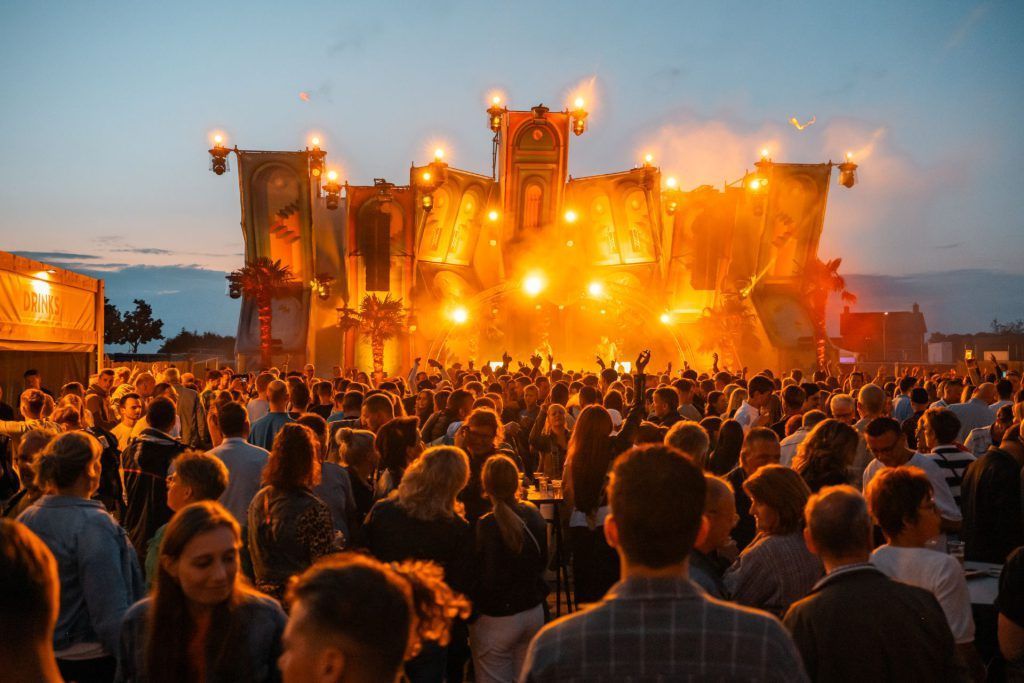 MLA stories tweet media