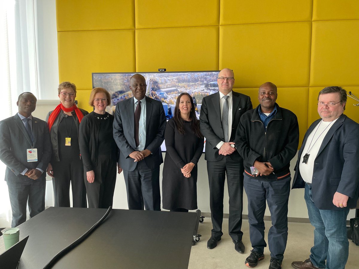 Hon Minister Felix Mutati, Ministry of Technology and Science, Zambia and delegation were guests at Metropolia today. The objects of interest were especially working life cooperation and the opportunities brought by digitalization. #metropolia #ratkaisijakorkeakoulu #zambia