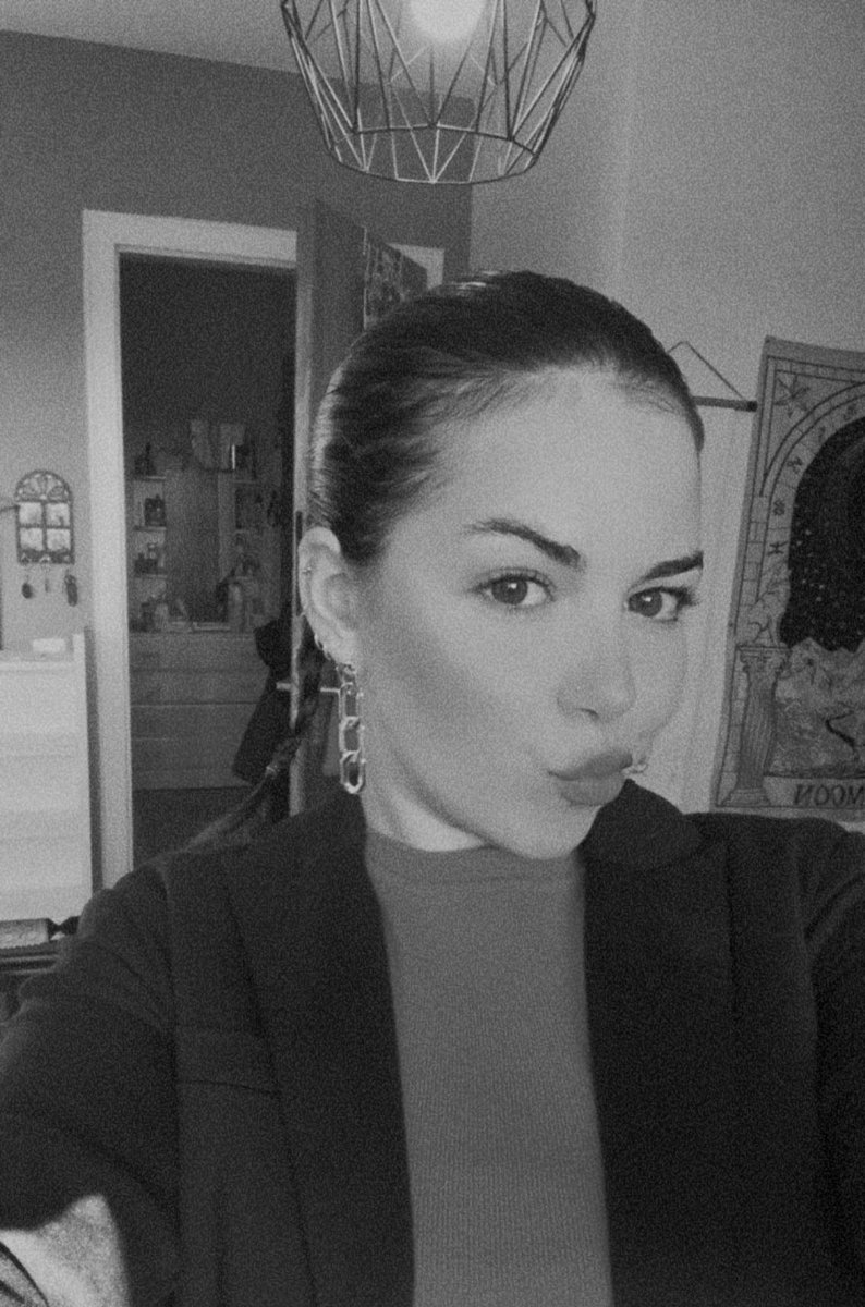 loviinglovato's tweet image. I’m definitely #doingbetter (but why does better feel worse?) @findingfletcher 🤍