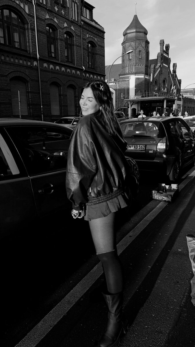 loviinglovato's tweet image. I’m definitely #doingbetter (but why does better feel worse?) @findingfletcher 🤍